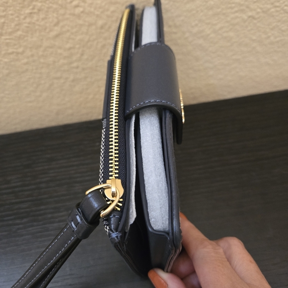 Coach Phone Wallet In Signature Jaquard - Picture 7 of 12